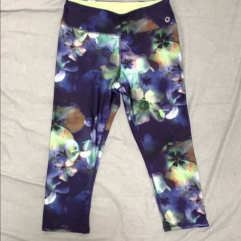 Capri workout pants
